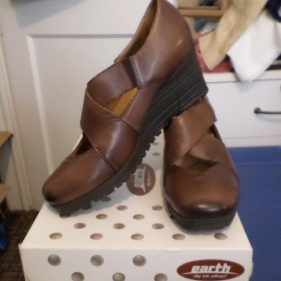 Earth Shoes - Earth Spindrift Cinnamon Distressed Leather Wedge Shoes NIB Sz 8.5